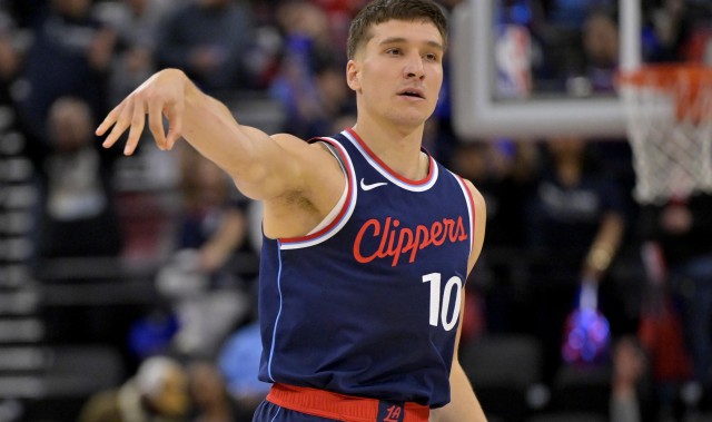 名记：博格丹遭遇腿筋撕裂 将前往洛杉矶由快船负责后续治疗